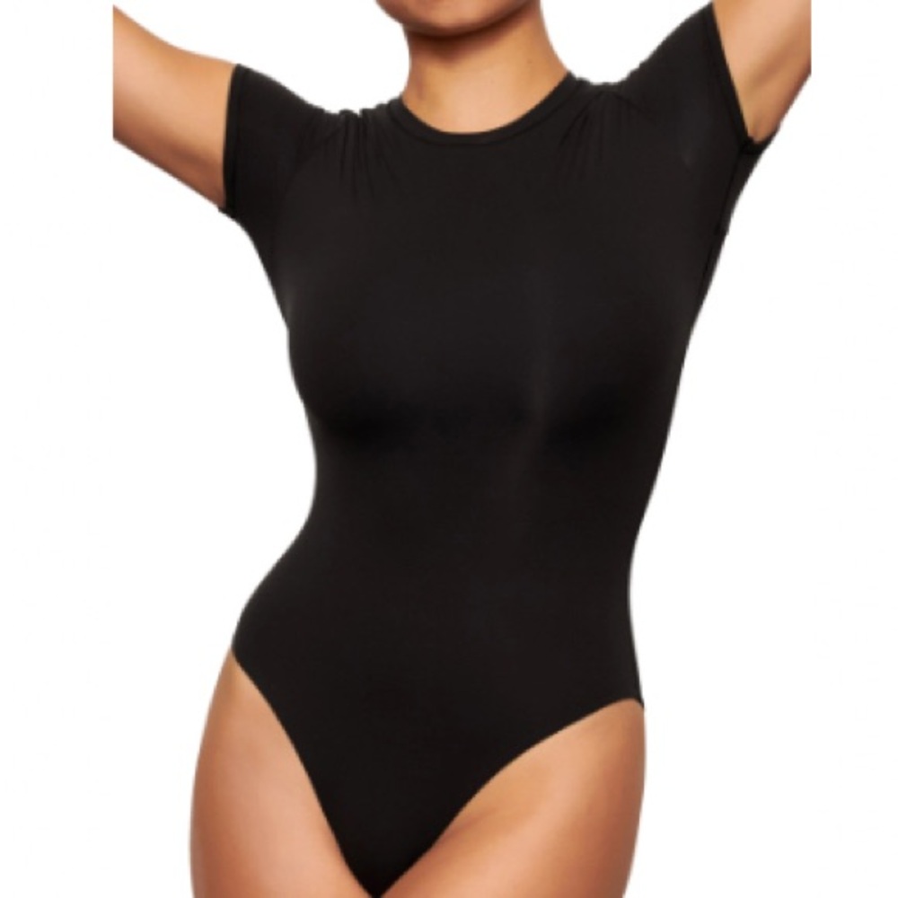 SKIMS Black Short Sleeve Bodysuit (never worn)